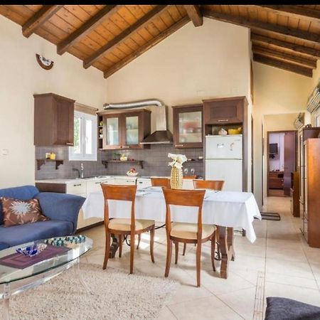 Makis Sea-View Apartment-Corfu Port Mantouki ภายนอก รูปภาพ