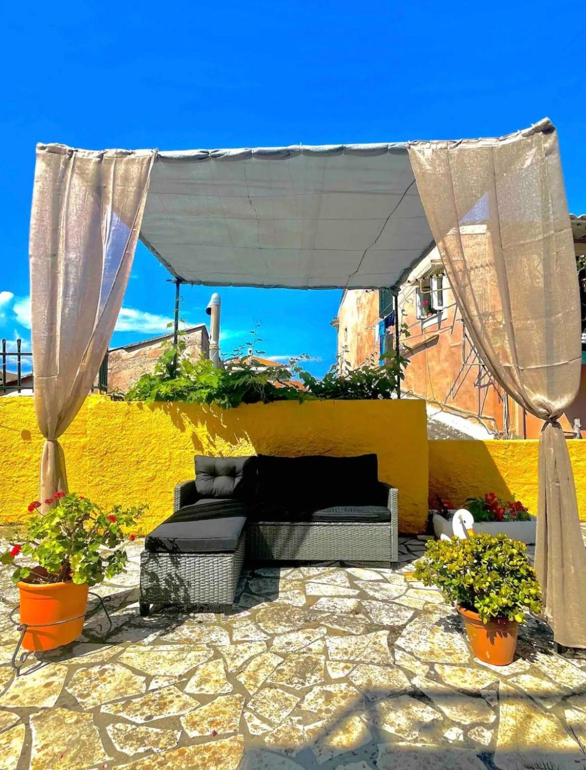 Makis Sea-View Apartment-Corfu Port Mantouki ภายนอก รูปภาพ